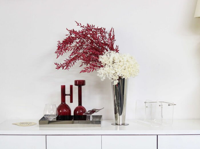 Onyx Reflection Stainless Steel Tray – rectangular stainless tray with black mirrored base and fluted sides.