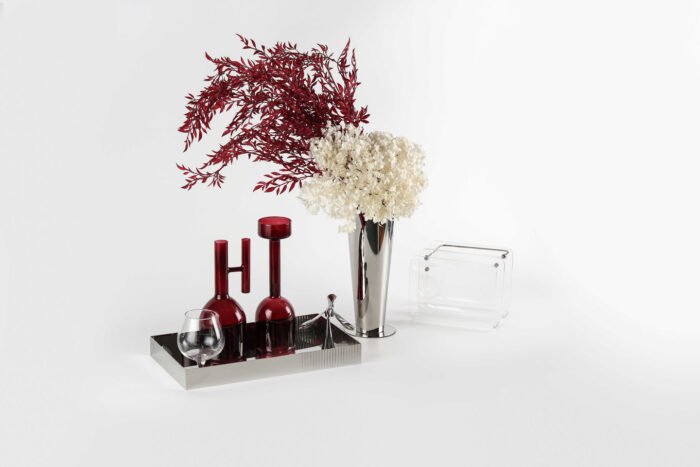 Onyx Reflection Stainless Steel Tray – rectangular stainless tray with black mirrored base and fluted sides.
