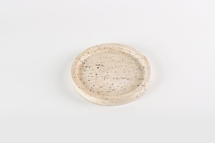 Mizu Round Travertine Tray – round beige travertine stone tray, Japandi minimalist style.