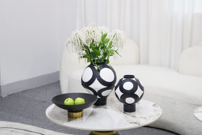 Monochrome Harmony – Geometric Black and White Vase - Image 5