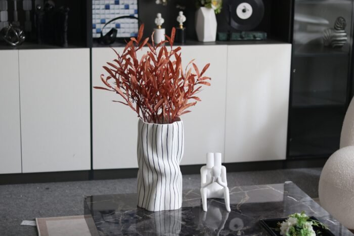 Waves of Silence Vase - Image 3